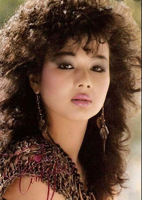 Ca sĩ Kim Ngân sinh năm 1963 ở Việt Nam. Theo Người Đưa Tin, năm 1975, cô sang Mỹ cùng gia đình. Ảnh: Tiền Phong.