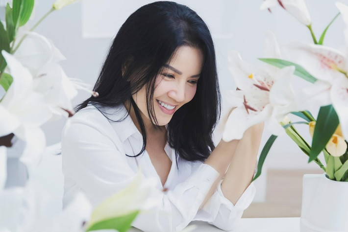Ngọc Trinh thực hiện một số bộ ảnh nghệ thuật mừng sinh nhật.