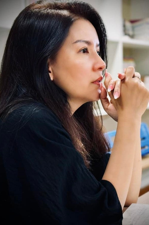 Trước đây, Ngọc Trinh kết hôn với một đạo diễn người Hàn Quốc.