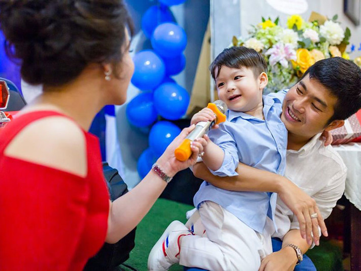 Bửu Lộc vừa kháng nghị để được tiếp tục chăm sóc con trai Bửu Long.