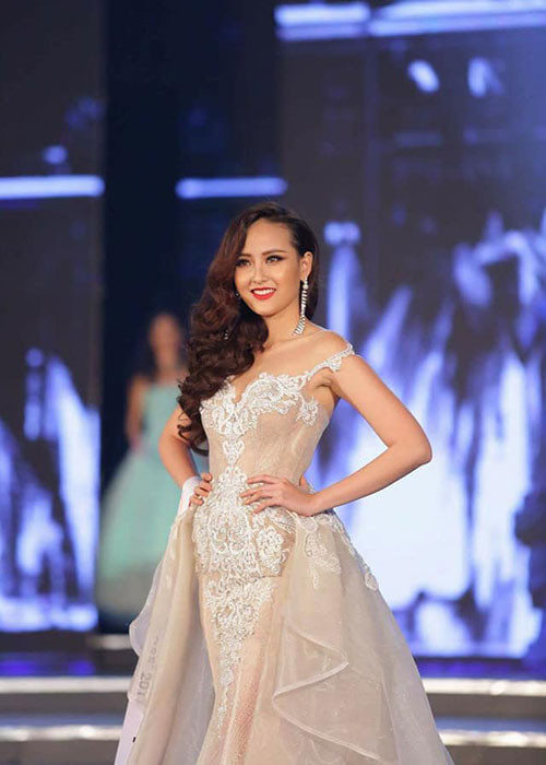 Khánh Ngân đẹp lộng lẫy ở phần thi trang phục dại hội tại chung kết Hoa hậu Hoàn cầu 2017. Ảnh: ERM Vietnam