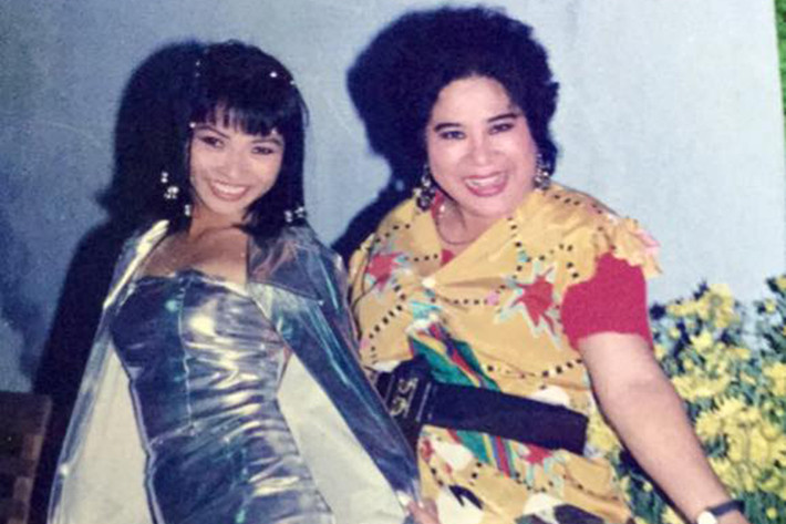 Minh Vượng chia sẻ hình ảnh của mình bên ca sĩ Phương Thanh trong một đêm diễn vào tháng 2/1998.
