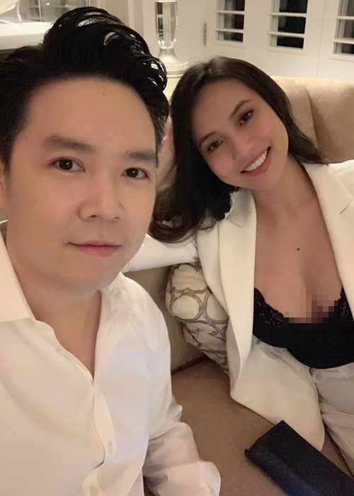 Sao Việt tuổi tý - ca sĩ Lê Hiếu kết hôn vào đầu năm 2019. Bà xã của anh tên Thu Trang, sinh năm 1990, kém anh 6 tuổi.