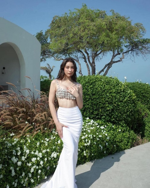 Angela Ploy khẳng định, cô không phát ngôn về việc sẽ hơn Ngọc Trinh. "Tất cả đều do một số bình luận so sánh", nữ người mẫu giải thích. Ảnh: Instagram Angela Ploy.