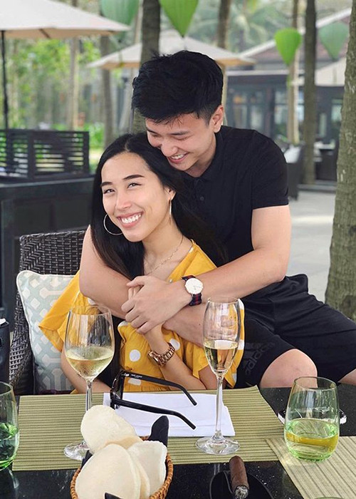 Tháng 8/2018, khi Huỳnh Anh bị Việt Hương tố đi trễ khiến cả ê-kíp phải chờ đợi, Y Vân từng lên tiếng động viên bạn trai.