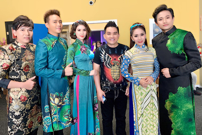 Cuối tháng 3, diễn viên hài Anh Vũ sang Mỹ lưu diễn cùng các nghệ sĩ: vợ chồng Kha Ly, Minh Luân, Quý Bình.