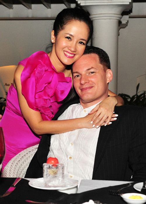 Diva Hồng Nhung và Kevin Gilmore ly hôn vào năm 2017 nhưng phải đến năm 2018, nữ ca sĩ mới công khai thông tin. Ảnh: Zing
