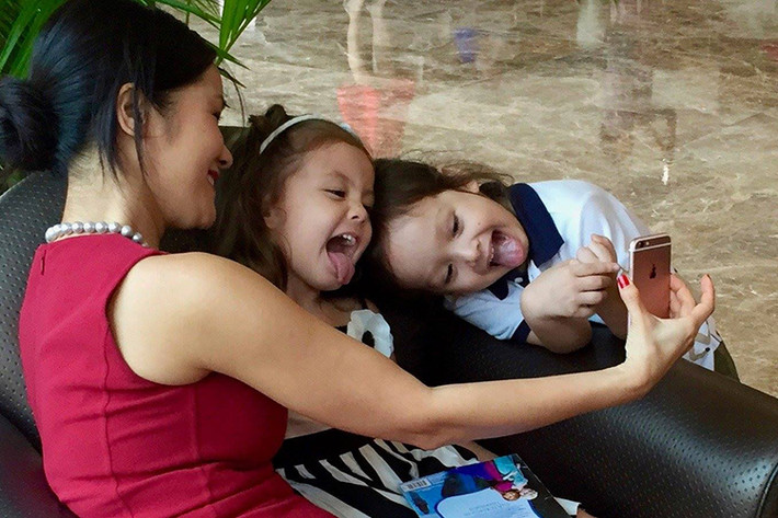 Bé Tôm và bé Tép trở thành điểm tựa của Hồng Nhung sau khi cô ly hôn.