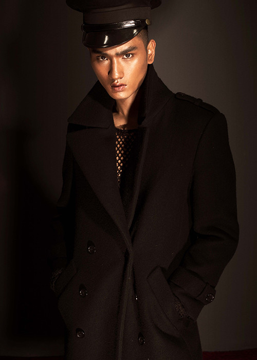 Sau khi giành được danh hiệu Á quân Vietnam’s Next Top Model 2016, Huy Quang tiếp tục phát triển sự nghiệp người mẫu chuyên nghiệp với sự giúp đỡ của nhà thiết kế họ Đỗ.