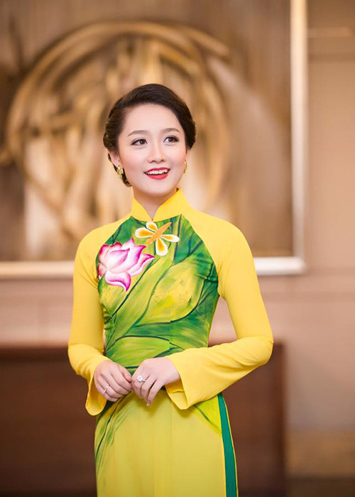 Thu Hà được khen ngợi sở hữu gương mặt ưa nhìn với nụ cười duyên lộ răng khểnh. (Ảnh: Facebook nhân vật)
