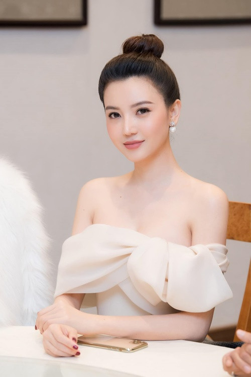Không tham gia showbiz, người đẹp hiện tại tập trung kinh doanh. Ảnh: FB Ngọc Duyên.
