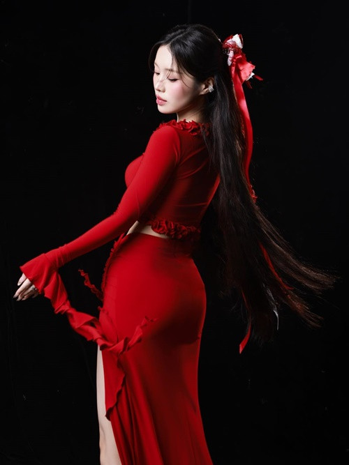 Han Sara chia sẻ trên Znews, cô vốn là người có "tình yêu bất diệt" dành cho đồ ăn và sở hữu "bao tử đại dương".