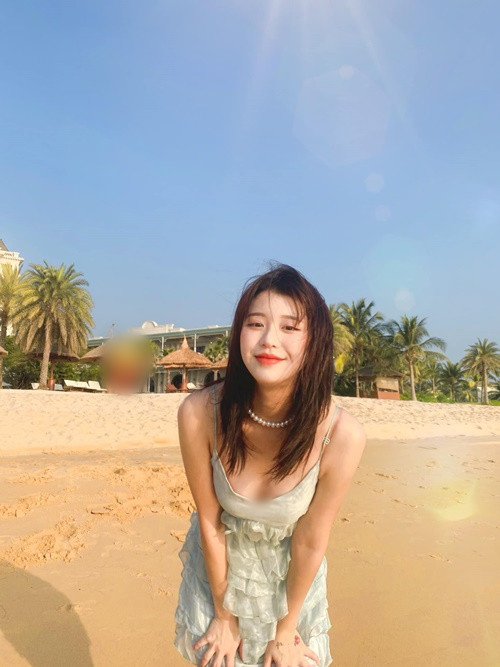 "Gà cưng" một thời của Đông Nhi - Ông Cao Thắng ngày càng gợi cảm.