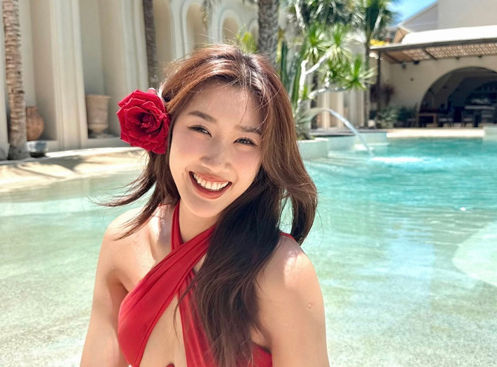 Ảnh bikini của diễn viên phim Gạo nếp gạo tẻ luôn thu hút sự quan tâm của người hâm mộ.