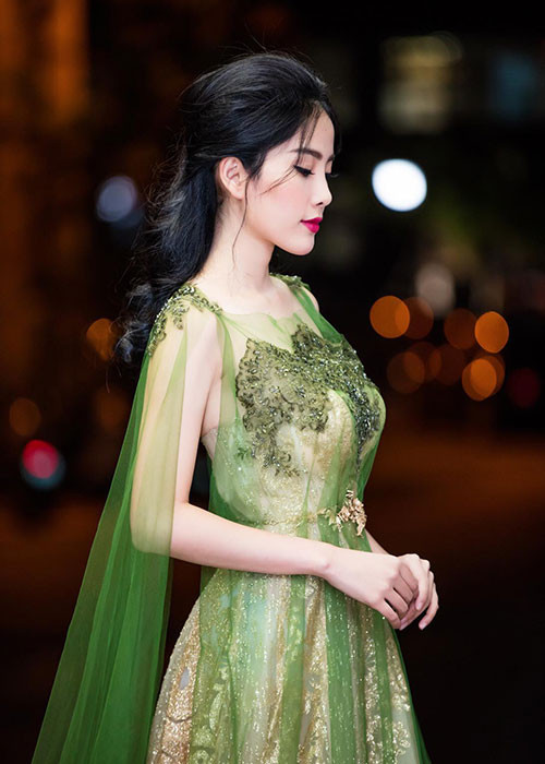 Nam Em gây thương nhớ mỗi lần xuất hiện tại các sự kiện giải trí.