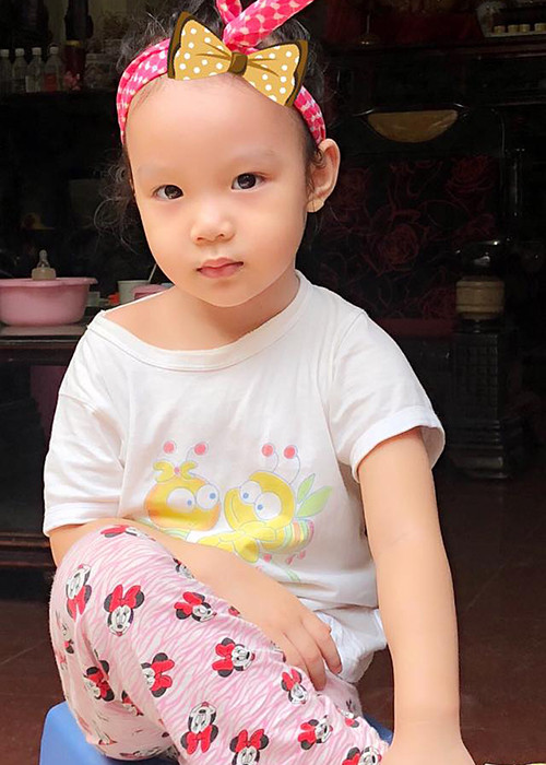Con gái út của Trịnh Kim Chi càng lớn càng xinh xắn.