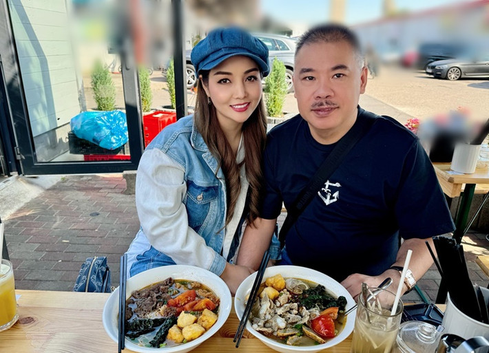 Vợ chồng Mai Thu Huyền khám phá các cảnh đẹp ở Đức, Pháp. Ngoài ra, cặp đôi còn ăn món Việt ở trời Tây.