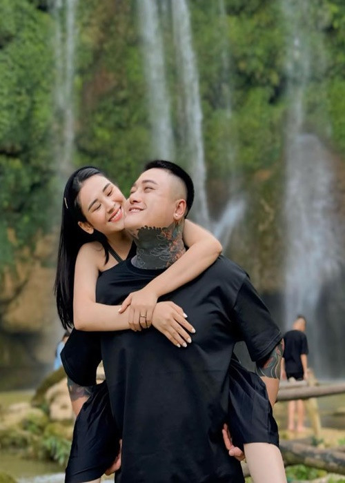 Vũ Duy Khánh chiều chuộng vợ thứ hai kém 10 tuổi.