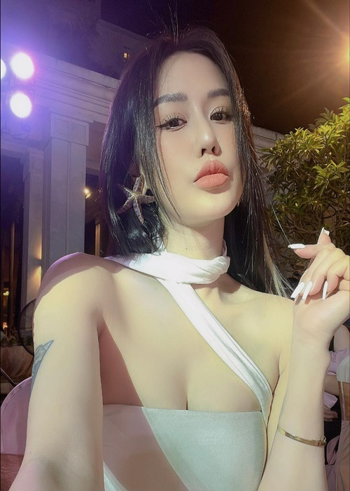 Vũ Duy Khánh và DJ Tiên Moon kết hôn năm 2015. 3 năm sau cả hai chia tay.