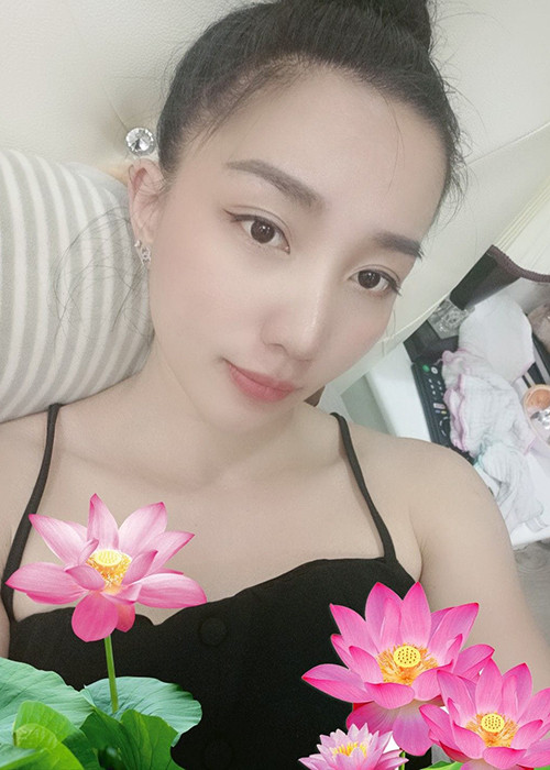 Quỳnh Anh trở thành quản lý kiêm tài xế riêng của chồng vì Bảo Lâm chưa biết lái xe hơi.
