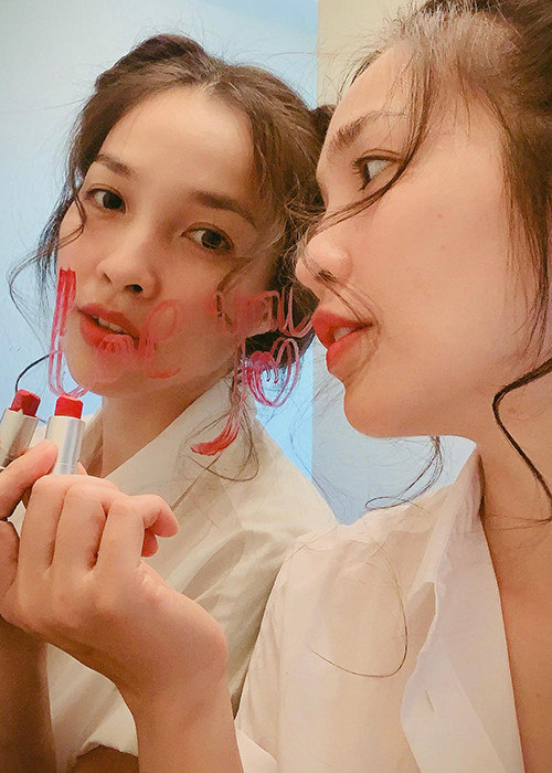 Giọng ca "Nhật ký của mẹ" nổi tiếng là mỹ nhân không tuổi của showbiz Việt.