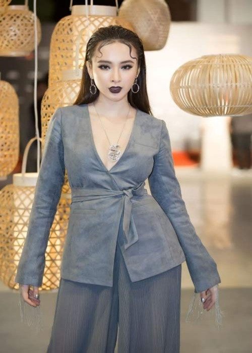 “Bà mẹ nhí” sang chảnh với set đồ có giá 1,7 tỷ. Ảnh: Yan