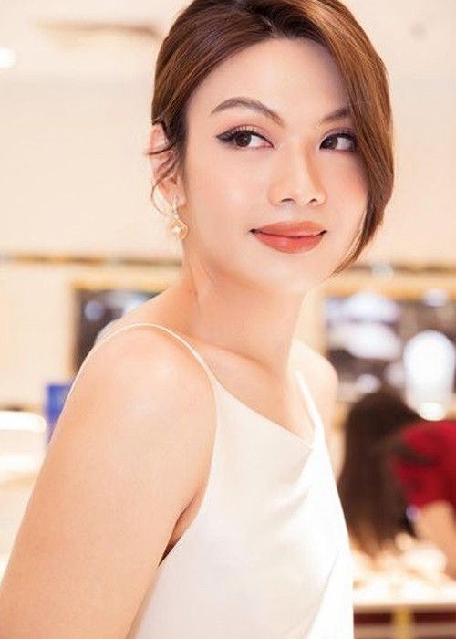 Valentine 2022, Đào Bá Lộc xác nhận chuyện tình kéo dài 4 năm với bạn trai thứ 15 tan vỡ. Giọng ca sinh năm 1993 và tình cũ trở lại làm bạn bè. Phía người cũ của Đào Bá Lộc đã có tình mới. Về phần mình, Đào Bá Lộc từng chia sẻ, bản thân gặp gỡ, tìm hiểu song "chưa ra ngô ra khoai gì hết".