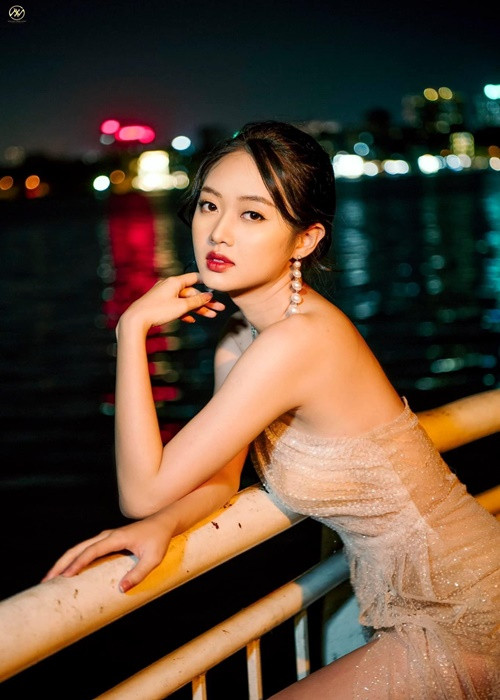 Tuy nhiên, cô cũng mong cuộc thi là nơi giúp bản thân lột xác thành cô gái đầy bản lĩnh, có thể giúp ích được nhiều hơn cho xã hội và cộng đồng.
