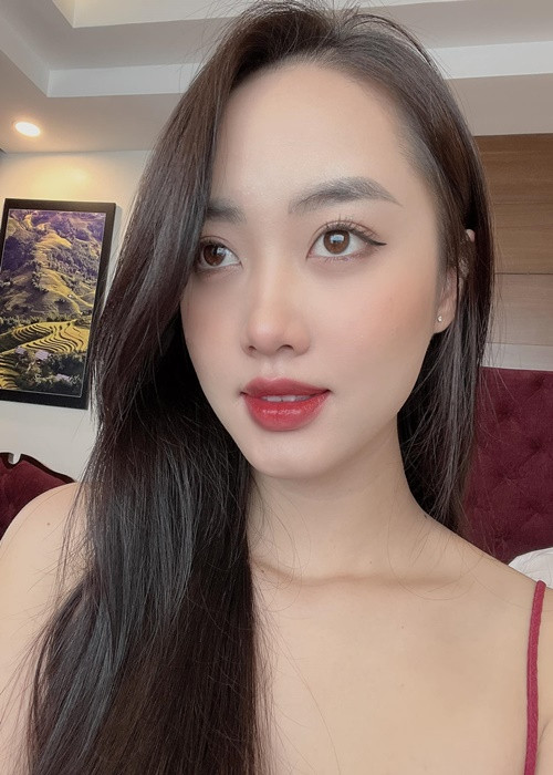 Top 38 Miss World Vietnam 2022 đang là người mẫu ảnh tại Hà Nội.