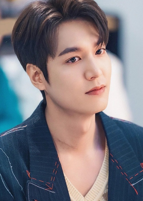 Sinh năm 1987, Lee Min Ho bắt đầu nổi tiếng khi đóng chính phim “Vườn sao băng” năm 2009. Những năm qua, anh là ngôi sao được săn đón nhất ở xứ sở kim chi. Ảnh: Lao động