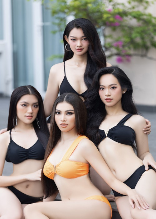Dù là những gương mặt rất mới thế nhưng hình thể lẫn thần thái của top 3 Người đẹp biển không hề lép vế khi đứng cạnh đàn chị.