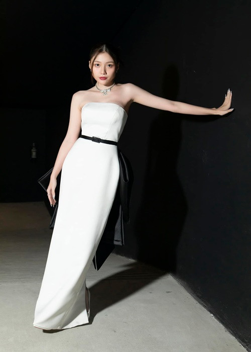 Uyển Ân phải casting “Nhà bà Nữ”. Cô chia sẻ, trên trường quay, cô cảm giác như Trấn Thành không còn coi cô là em gái nữa. “Anh ấy rất nghiêm khắc”, Uyển Ân nói. Ảnh: FBNV