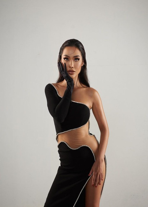 Người mẫu Kiko Chan đang định cư ở Dubai. Cô kinh doanh ở xứ người.