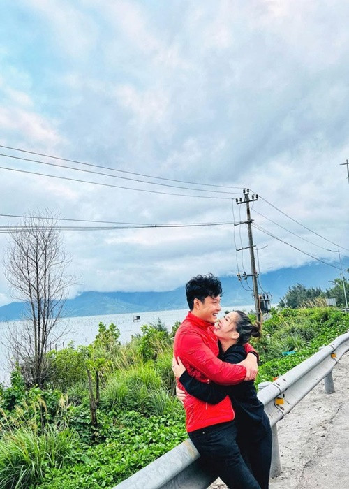 Trong suốt những năm qua, Anh Đào - bà xã của Hồng Đăng vẫn nhận phải những bình luận chê bai ngoại hình dù cô ngày càng trẻ ra. Ảnh: Sức khỏe và đời sống