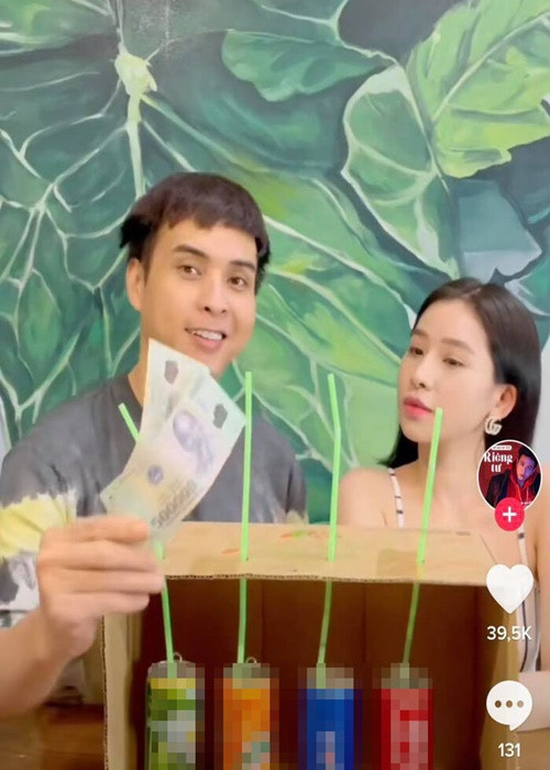 Vài năm trở lại đây, Hồ Quang Hiếu và vợ cũ vui vẻ quay clip cùng nhau. Ảnh: Saostar