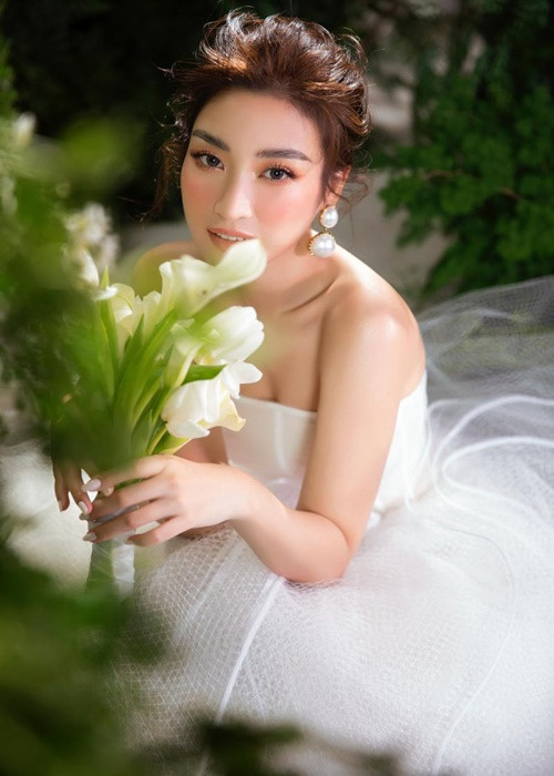 Hoa hậu Việt Nam 2016 gây chú ý mỗi lần hóa cô dâu. Ảnh: Dân Việt