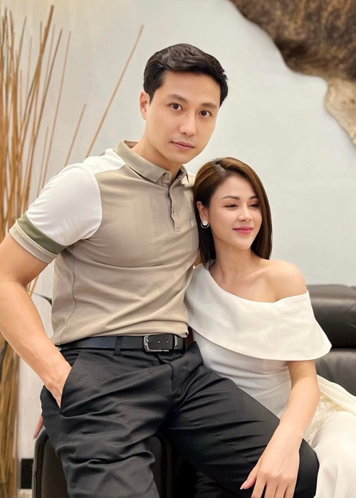 Người tình màn ảnh mới nhất của Thanh Sơn là Lương Thu Trang. Cả hai đóng cặp trong bộ phim sắp lên sóng mang tên "Đấu trí".