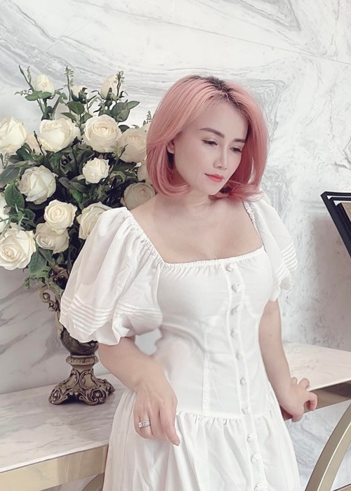 Theo Hoàng Yến, vòng eo của cô giờ thon gọn hơn cả hồi chưa sinh con.