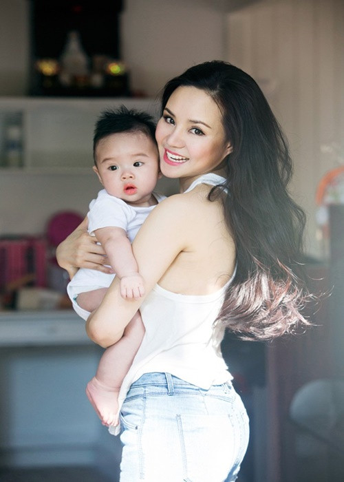 Trong suốt quá trình mang thai và sinh con trai đầu lòng, Vy Oanh tăng đến 23kg. Ảnh: Zing