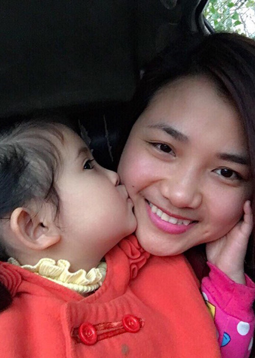 Bất ngờ hơn, Ngọc Ánh chia sẻ cô đã uống thuốc độc tử tự vì quá suy sụp tinh thần sau khi Chiến Thắng đề nghị chia tay. (Ảnh: Đời sống pháp luật)