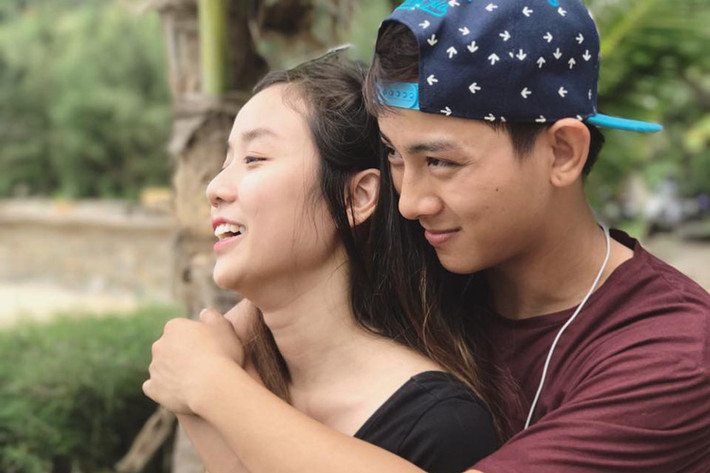 Ngoài ra, nam ca sĩ 21 tuổi còn bất ngờ bày tỏ muốn cưới bạn gái 19 tuổi sau 5 năm hẹn hò. (Ảnh: Facebook nhân vật)