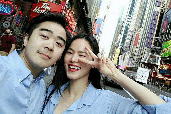 Bạn trai của Á quân Vietnam’s Next Top Model mùa đầu tiên là doanh nhân trong lĩnh vực tài chính ở Mỹ tên Tâm. Cả hai chính thức hẹn hò từ tháng 11/2014. (Ảnh: Facebook nhân vật)