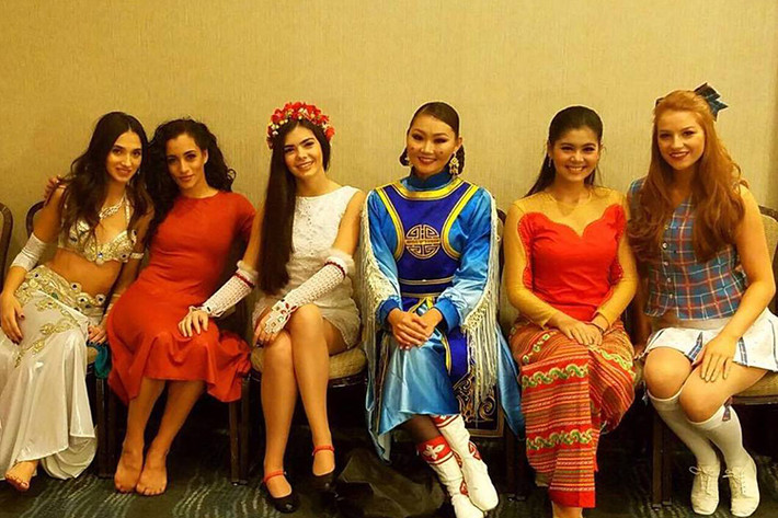 Các thí sinh Hoa hậu Thế giới 2016 tham gia buổi diễn tập cho phần thi Hoa hậu Tài năng. (Ảnh: Hoa hậu Thế giới)