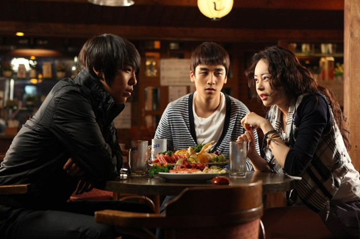 Ngoài “Iris: The Last”, T.O.P từng đóng bộ phim điện ảnh “Nineteen” cùng Heo Yi Jae và Seung Ri (Big Bang). Ảnh: Hancinema