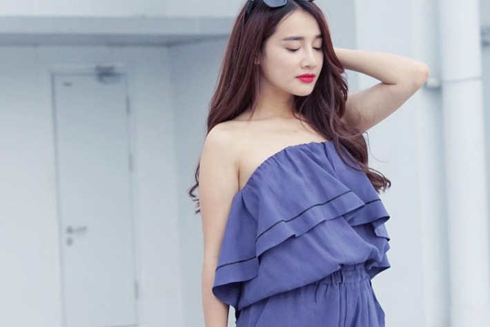 Từ khi bước chân vào làng giải trí, Nhã Phương xây dựng hình ảnh ngọt ngào, trẻ trung. Tuy nhiên, sau khi yêu Trường Giang, nữ diễn viên mạnh dạn thử nghiệm phong cách gợi cảm, quyến rũ. Ảnh: FBNV