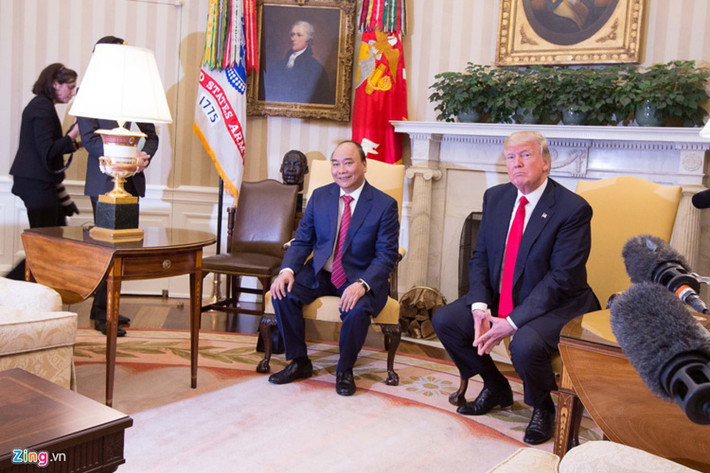 Tổng thống Donald Trump hoan nghênh Thủ tướng Nguyễn Xuân Phúc và Đoàn đại biểu cấp cao của Việt Nam tới thăm chính thức Hoa Kỳ; khẳng định coi trọng quan hệ Việt Nam – Hoa Kỳ và vai trò của Việt Nam và vai trò của ASEAN tại khu vực; mong muốn quan hệ hai nước thời gian tới tiếp tục phát triển mạnh mẽ. Ảnh: Thanh Tuấn.