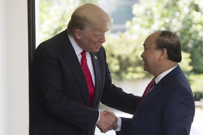 Đây là cuộc gặp đầu tiên giữa hai nhà lãnh đạo. Sau đó hai ông có cuộc gặp riêng 15 phút tại phòng Bầu Dục trước khi có cuộc hội đàm giữa hai đoàn ở phòng họp Nội Các.
