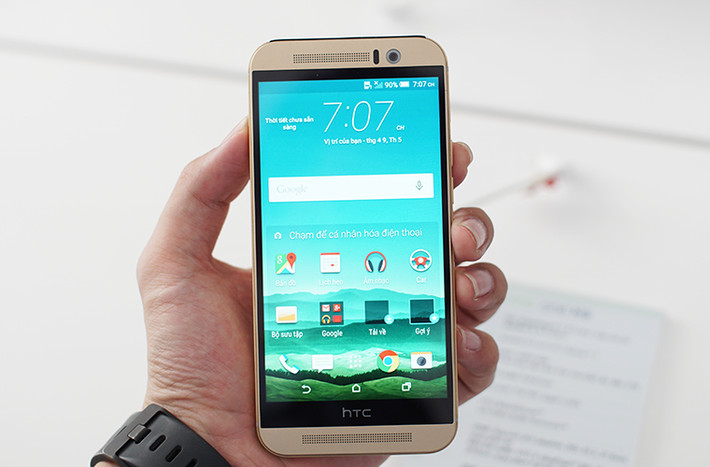 HTC One M9 được trang bị màn hình LCD 5 inch độ phân giải Full HD 1920x1080p
