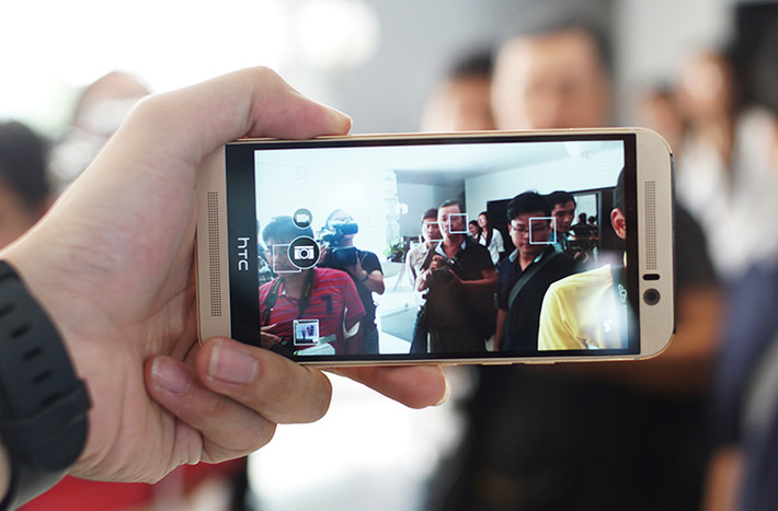 HTC One M9 trang bị chip xử lí Snapdragon 810, RAM 3GB, bộ nhớ trong 32GB cùng dung lượng pin 2840mAh
