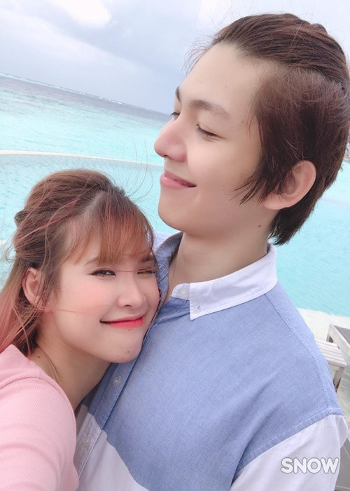  Khởi My - Kelvin Khánh kết hôn năm 2017. 3 năm sau, Khởi My hài hước cho biết, vợ chồng cô không sinh con vì cả hai ở với nhau đã tăng động, chí chóe nên có con chắc sẽ sinh chuyện.